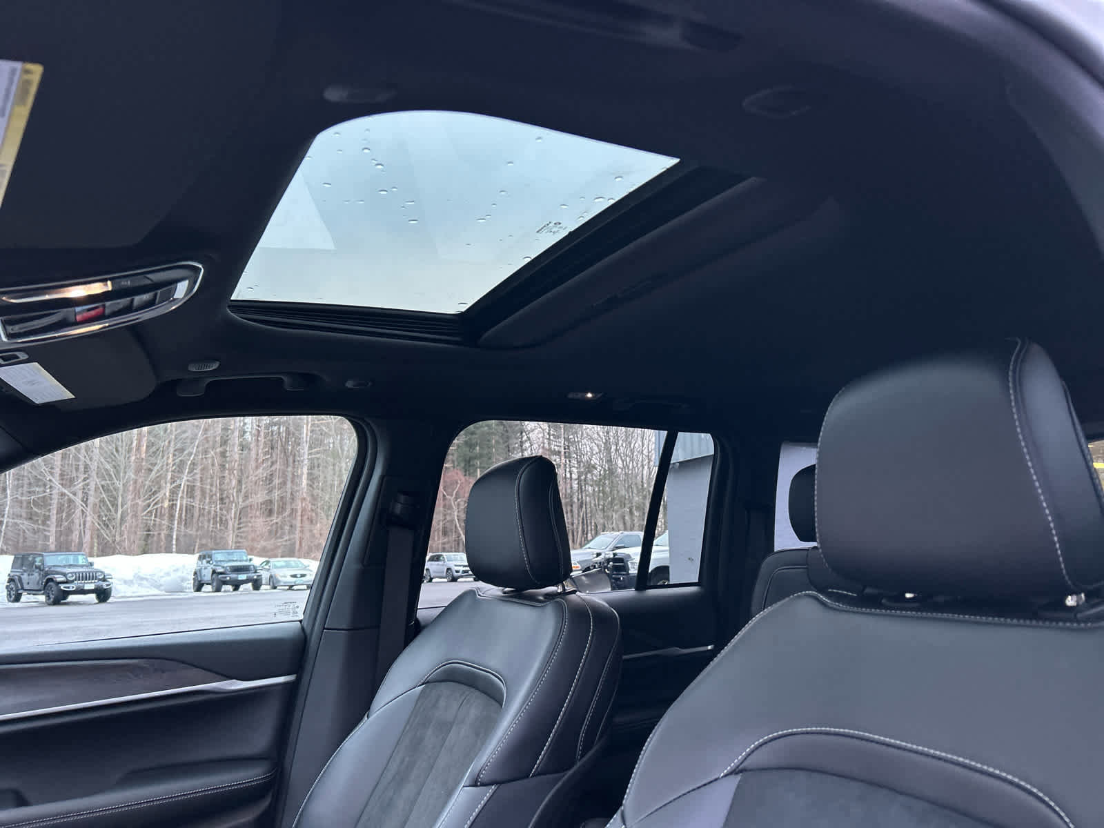 New 2026 Jeep Grand Cherokee Altitude AWD/4WD image 23