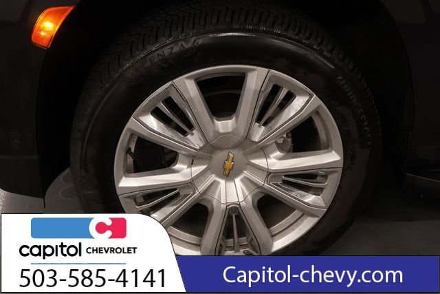 Used 2024 Chevrolet Suburban High Country w/ Advanced Technology Package image 8