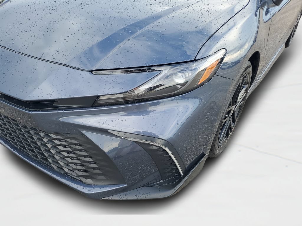 Used 2026 Toyota Camry SE FWD image 9