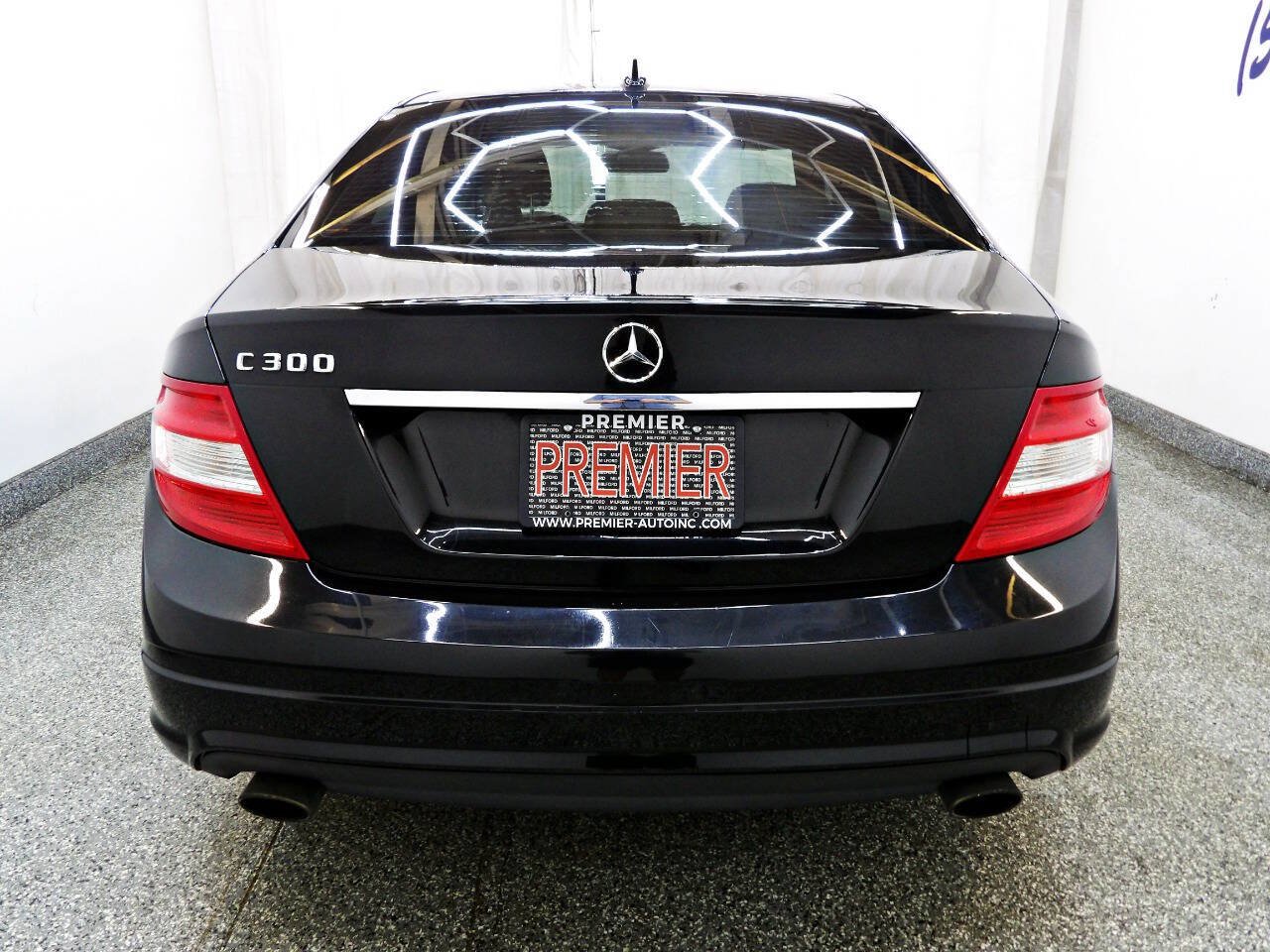 Used 2010 Mercedes-Benz C 300 Sedan image 5