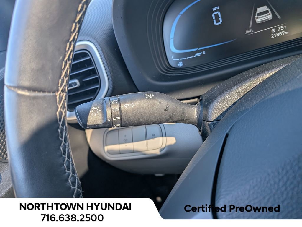 Certified 2023 Hyundai Venue SEL image 26