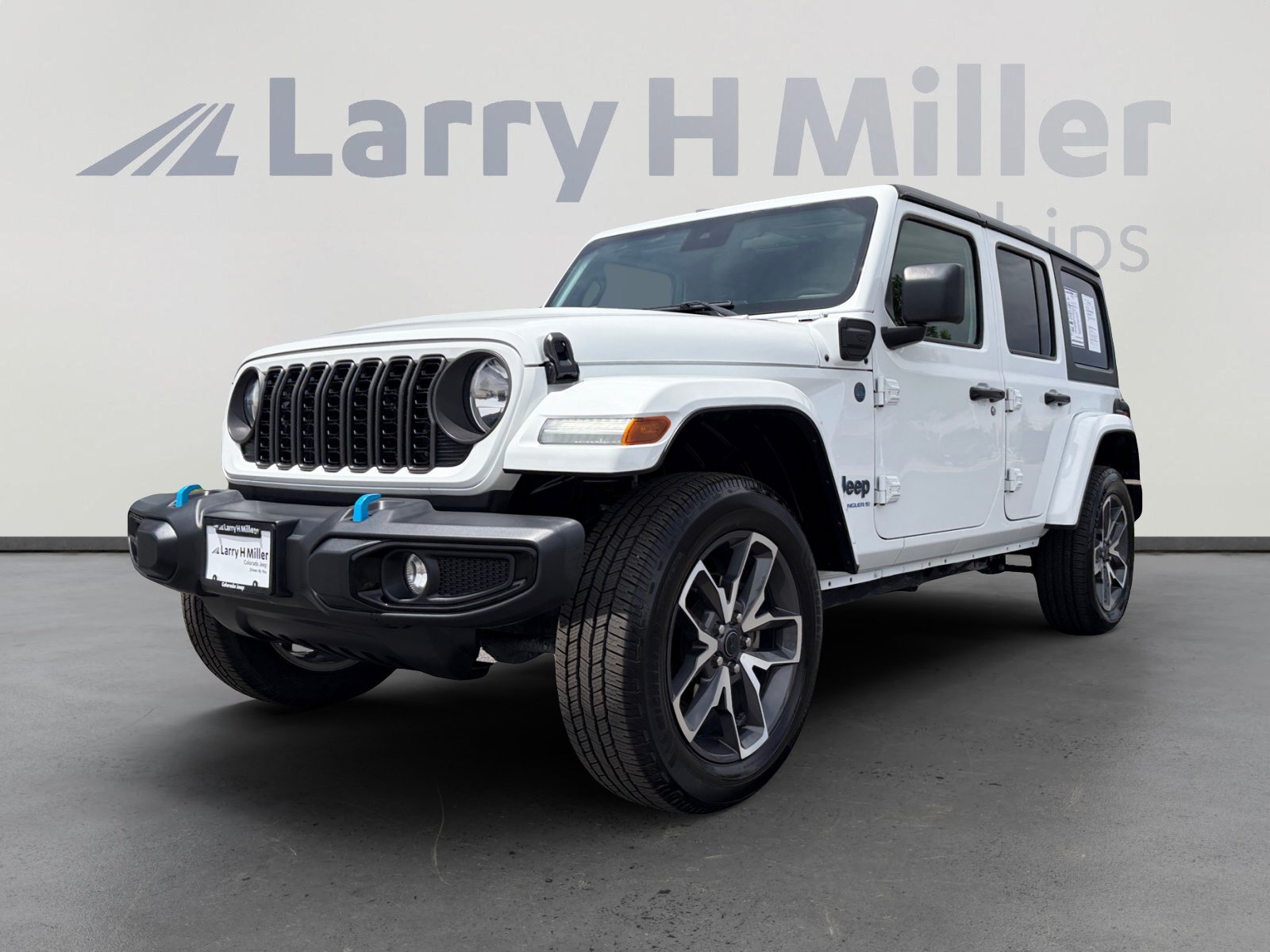 Used 2024 Jeep Wrangler Unlimited AWD/4WD image 1