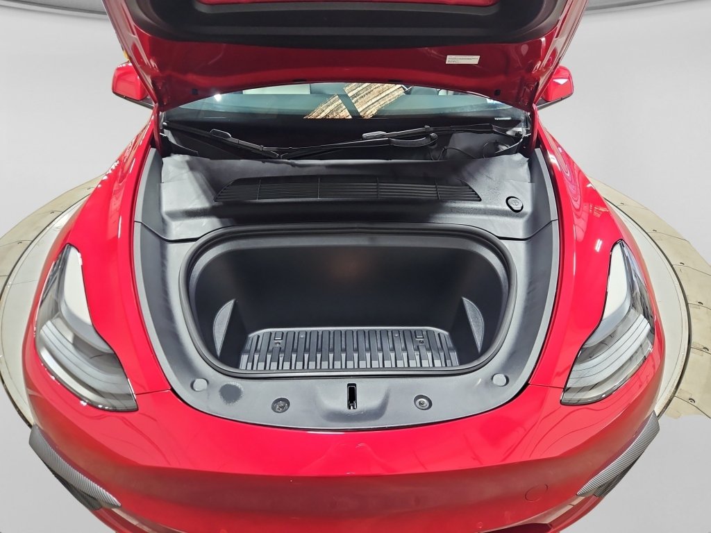 Used 2022 Tesla Model Y Long Range AWD/4WD image 25