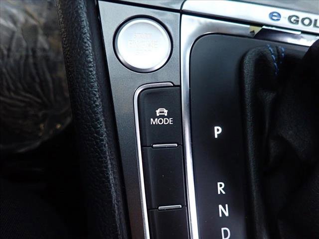Used 2015 Volkswagen e-Golf Limited Edition image 22