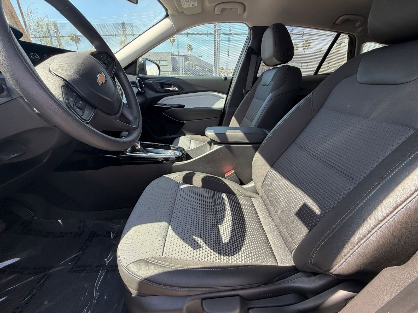 Used 2025 Chevrolet Trax LT FWD image 25