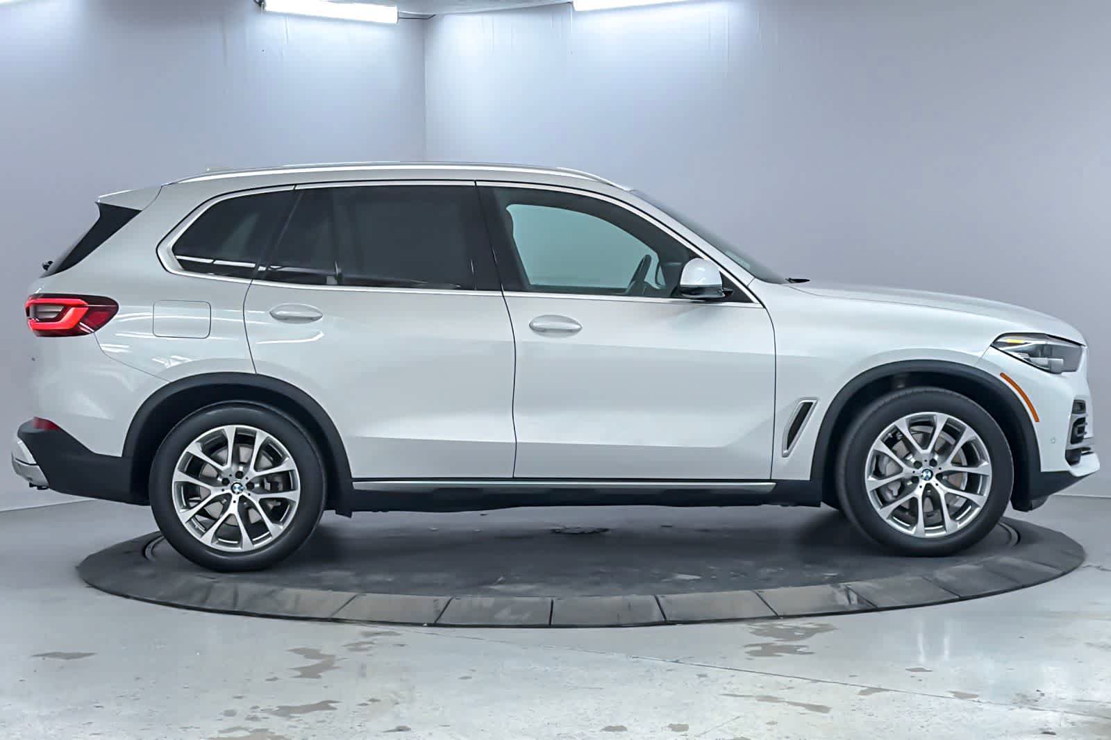 Used 2023 BMW X5 xDrive40i AWD/4WD image 8