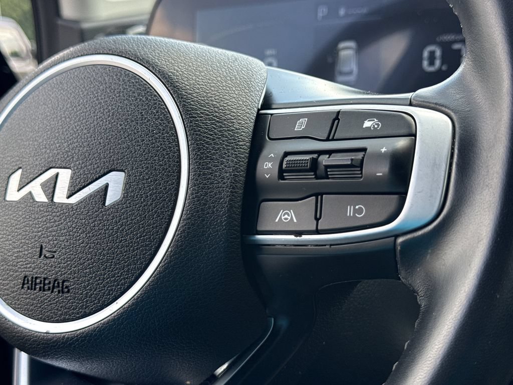 Used 2023 Kia Sportage EX FWD image 27