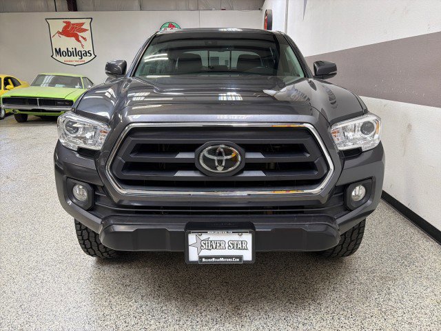 Used 2022 Toyota Tacoma SR5 w/ Technology Package image 43