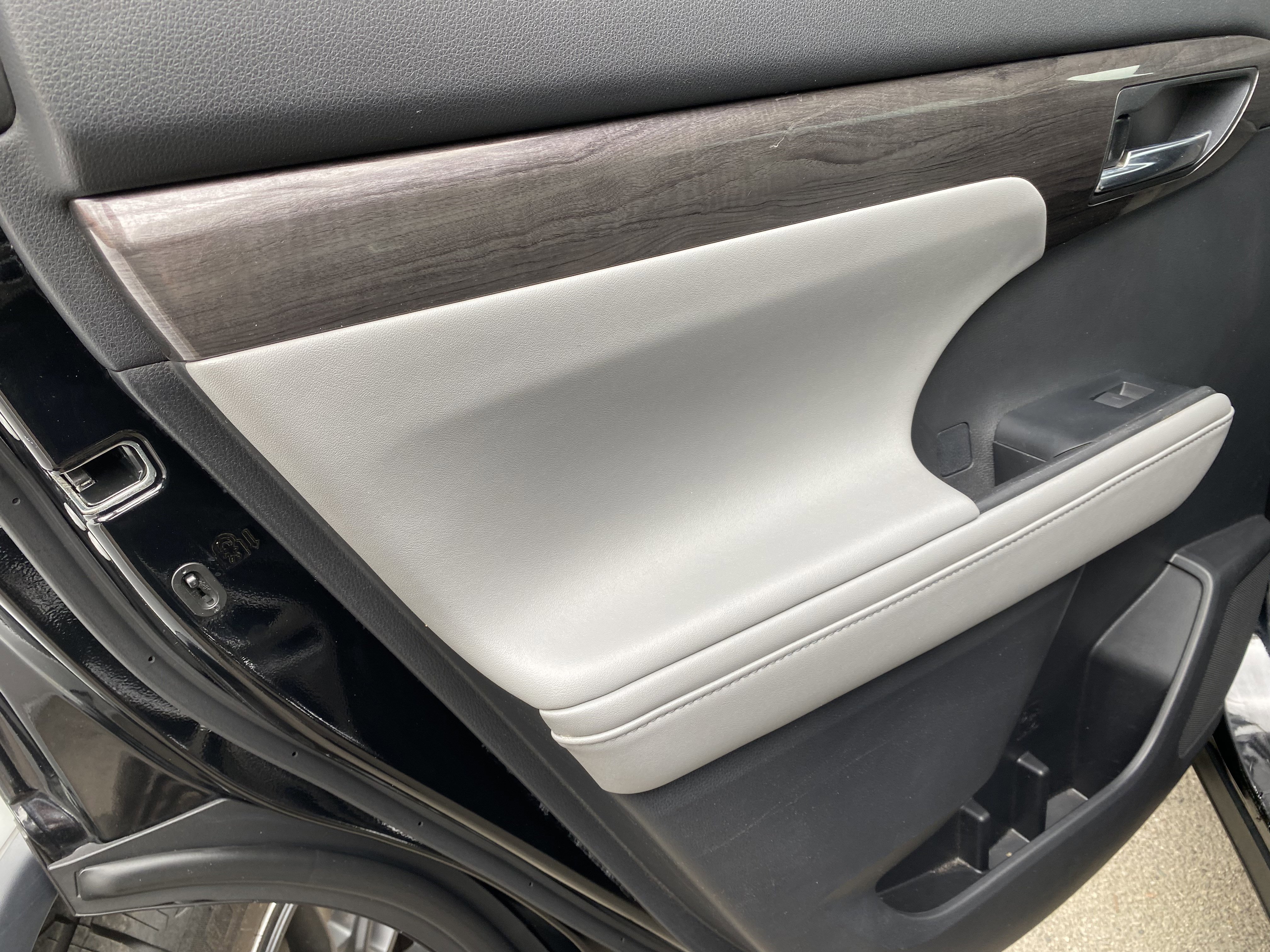 Used 2021 Toyota Highlander Limited image 16