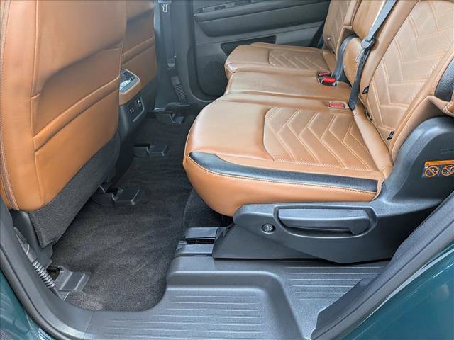 Used 2025 Nissan Pathfinder Platinum w/ Cargo Package AWD/4WD image 17