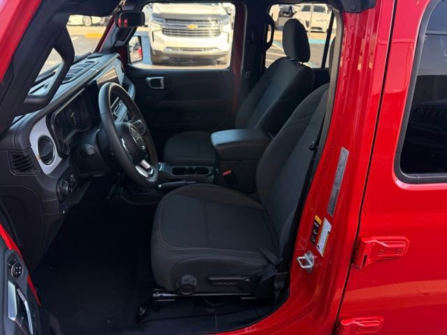 Used 2024 Jeep Wrangler Unlimited Sahara image 16