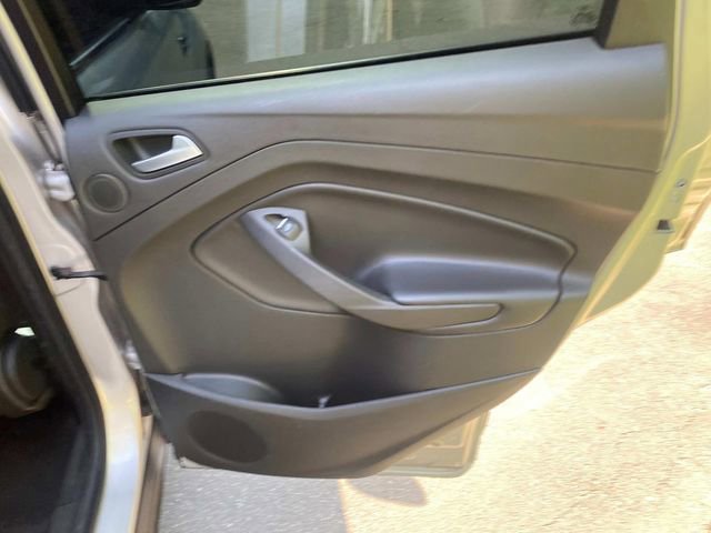 Used 2017 Ford Escape SE w/ Equipment Group 201A FWD image 33