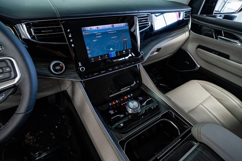 Used 2023 Jeep Wagoneer Series III w/ Preferred Equipment Group image 47