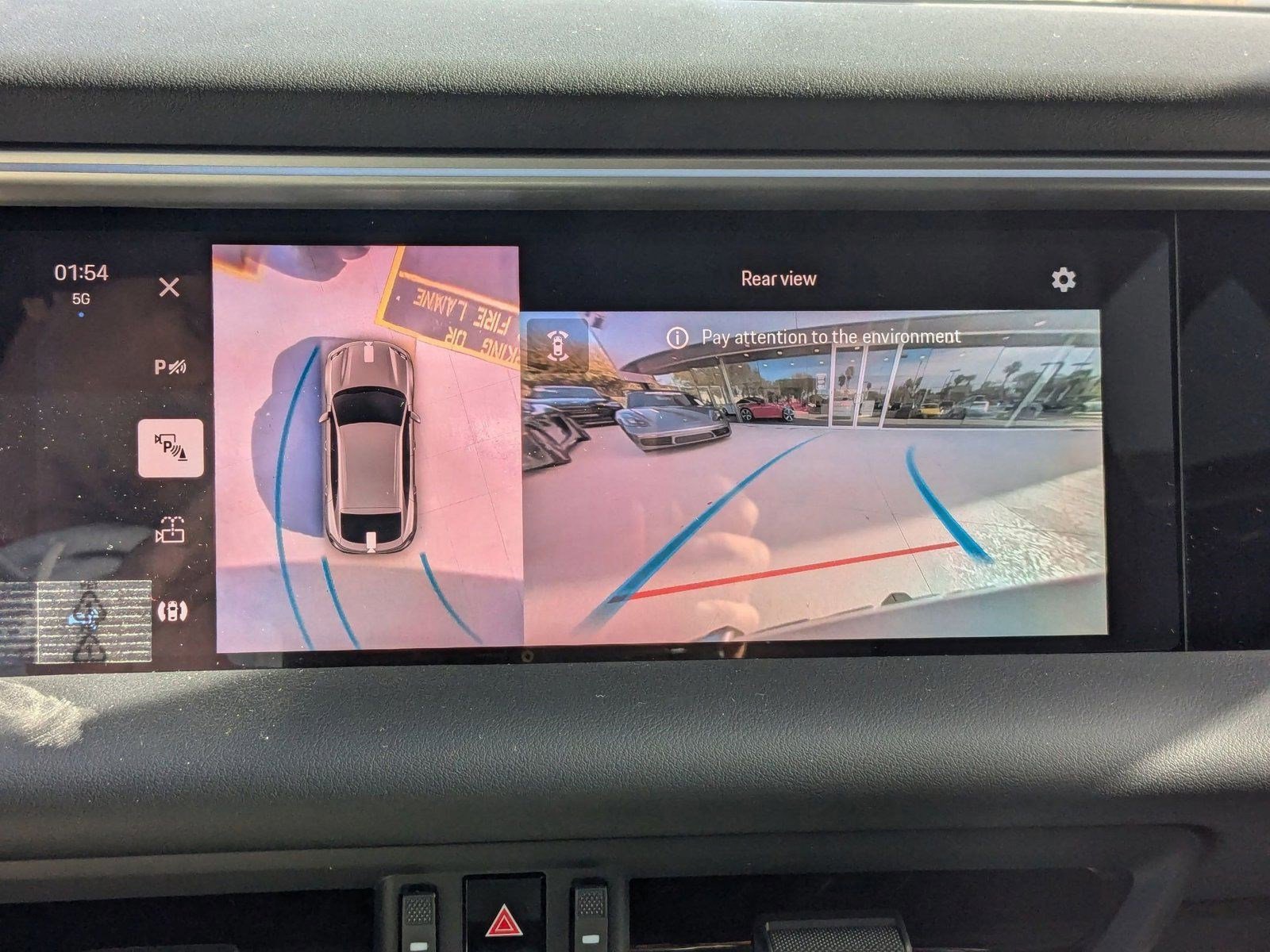 Certified 2025 Porsche Macan Electric image 17