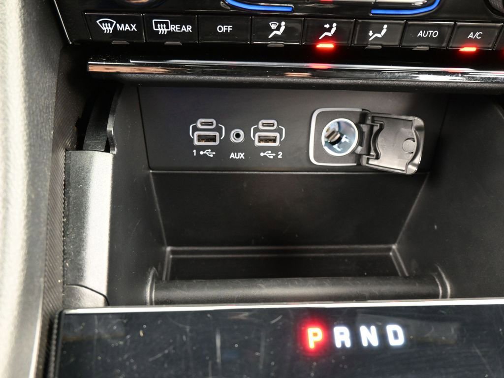 Used 2024 Jeep Grand Cherokee Limited RWD image 28