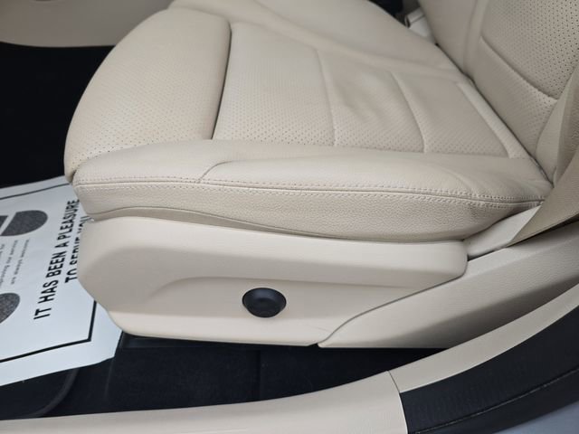 Used 2022 Mercedes-Benz GLC 300 4MATIC image 27