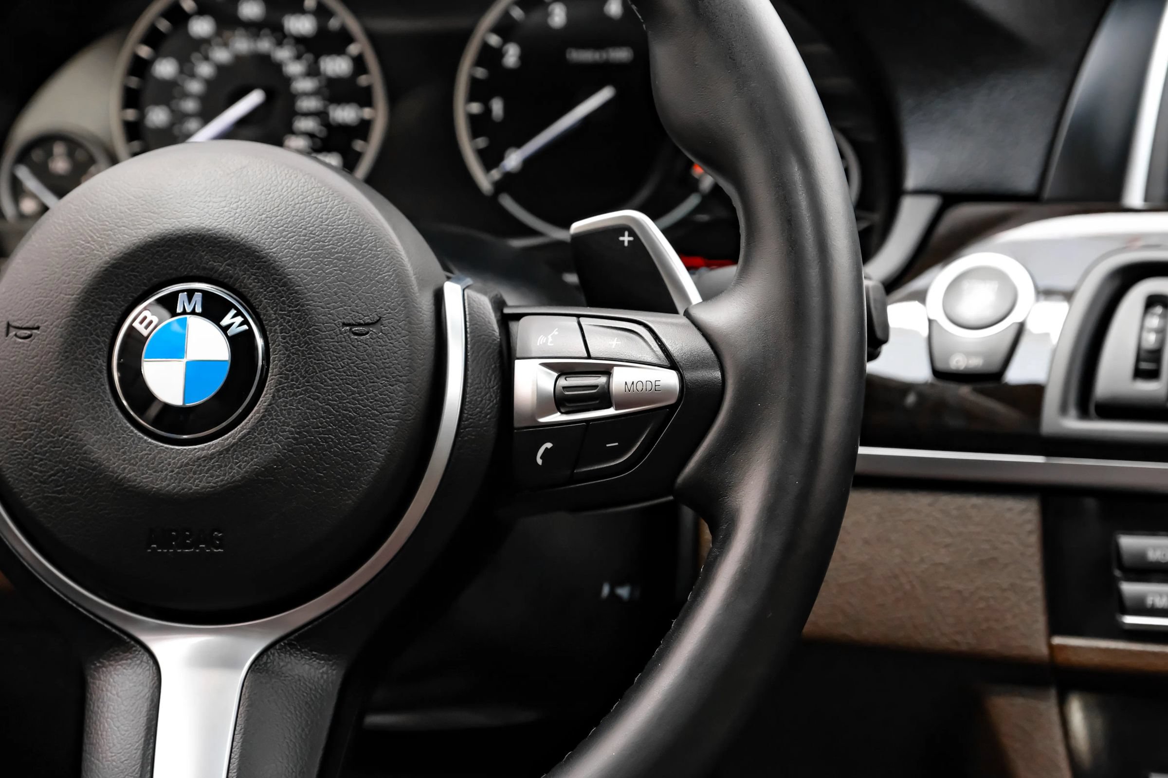 Used 2014 BMW 550i Sedan RWD image 16