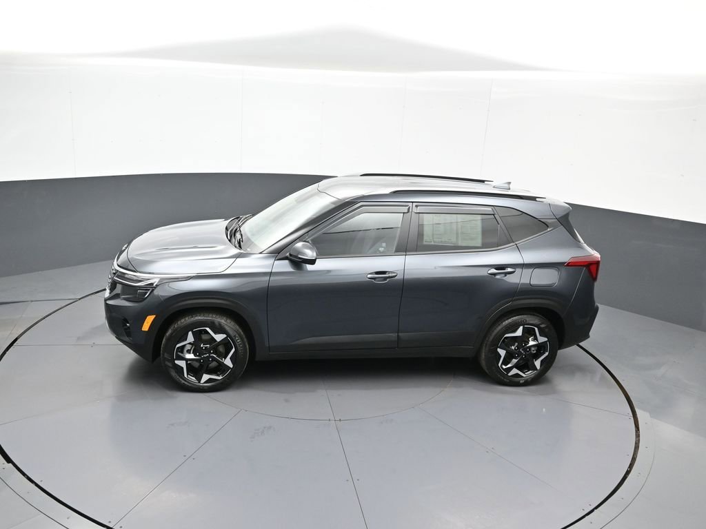 Used 2025 Kia Seltos S AWD/4WD image 40