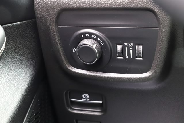 Used 2023 Jeep Grand Cherokee L Laredo AWD/4WD image 36