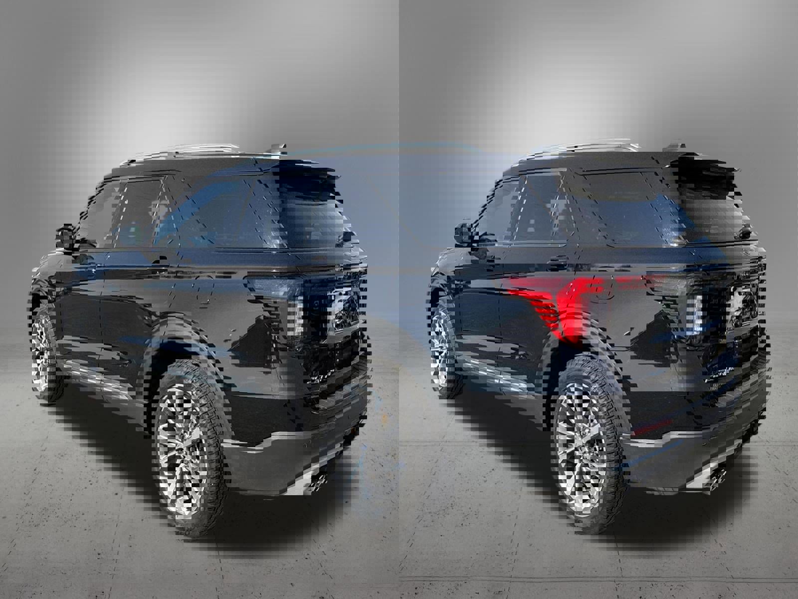 Used 2025 Ford Explorer Platinum w/ Ultimate Package image 3