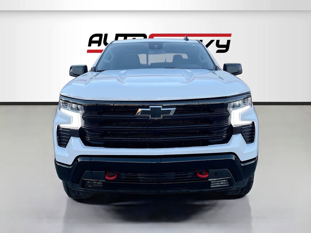 Used 2025 Chevrolet Silverado 1500 LT Trail Boss w/ Convenience Package II image 2