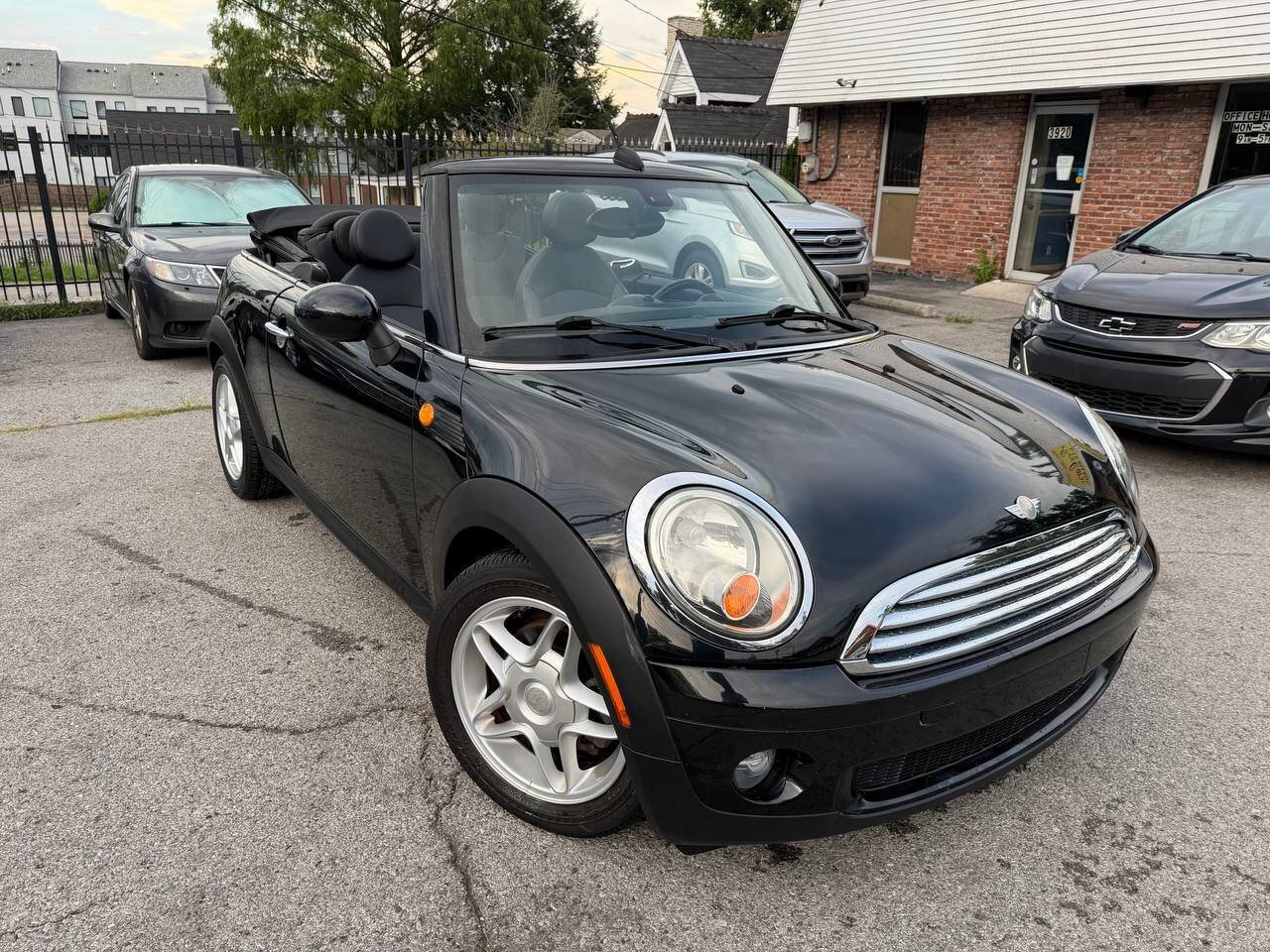 Used 2009 MINI Cooper Convertible FWD image 2