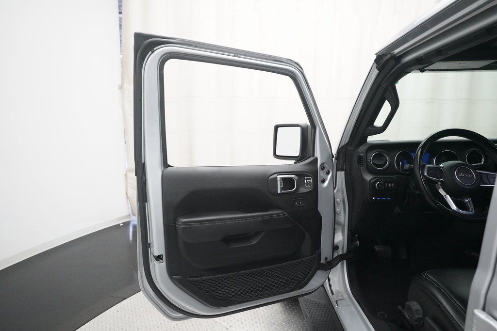 Used 2022 Jeep Wrangler Unlimited Sahara image 27
