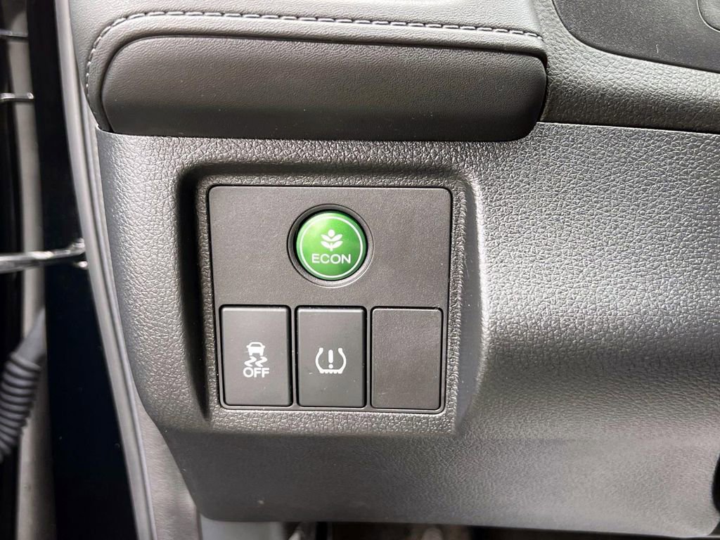 Used 2020 Honda HR-V LX image 19