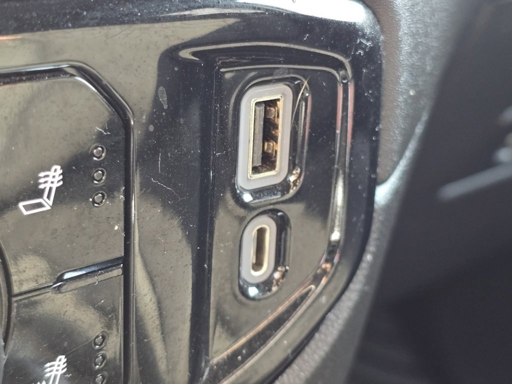 Used 2022 Chevrolet Silverado 1500 LT image 8