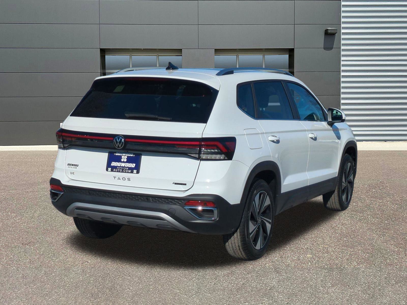 New 2026 Volkswagen Taos SE AWD/4WD image 7
