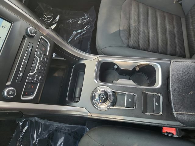 Used 2017 Ford Fusion SE w/ Fusion SE Technology Package FWD image 12