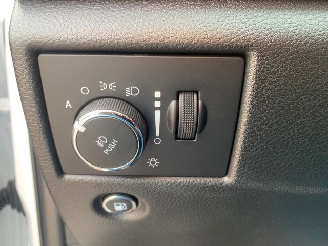 Used 2021 Jeep Grand Cherokee Laredo image 10
