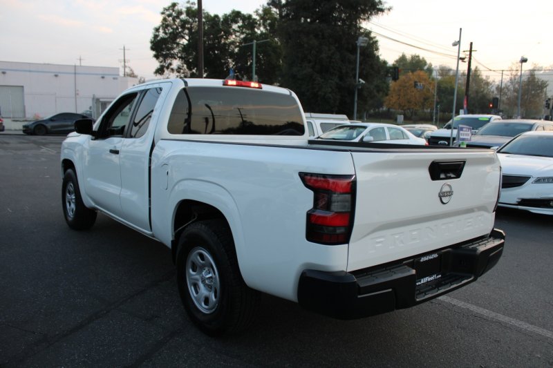 Used 2023 Nissan Frontier S image 4