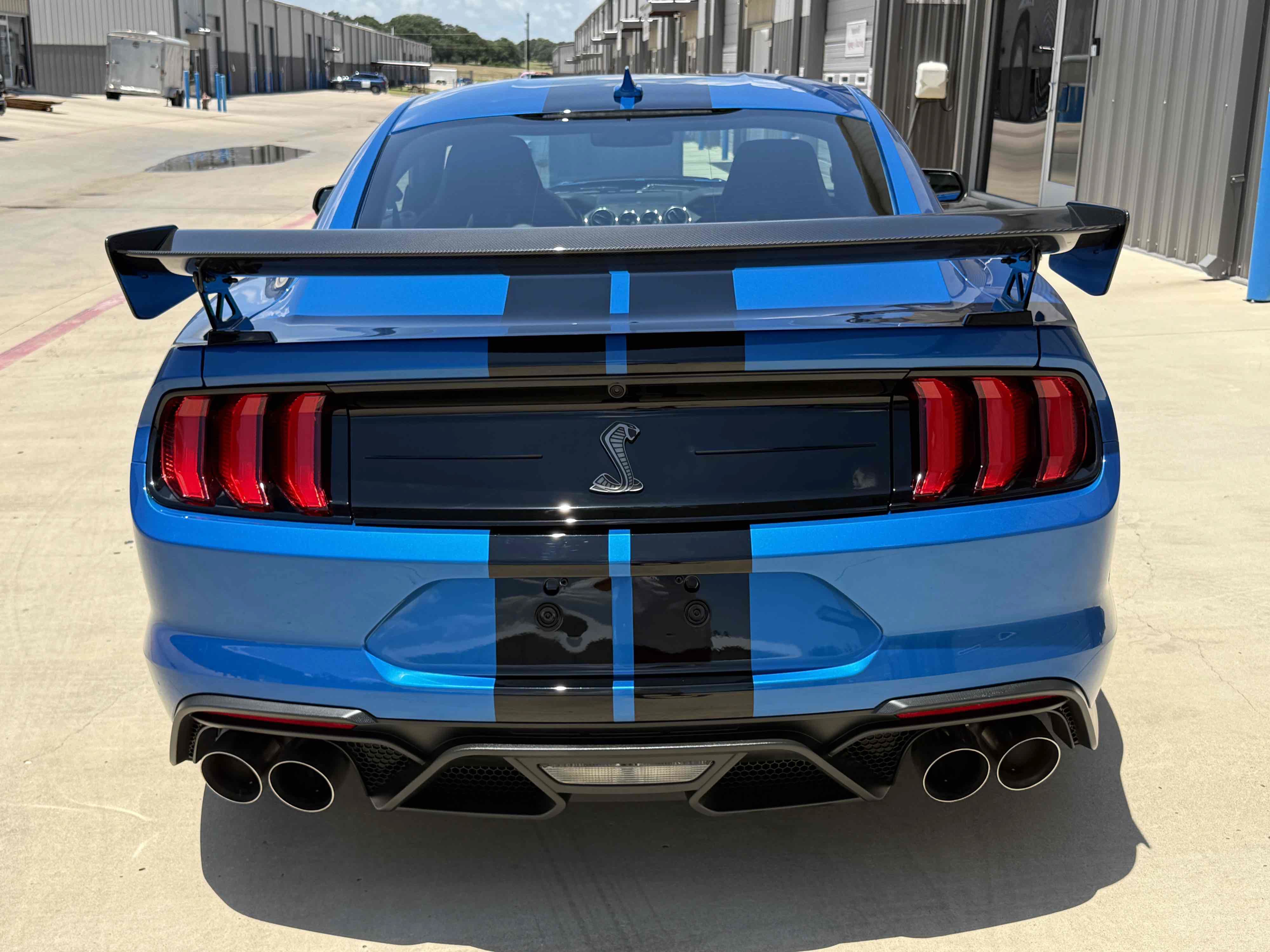 Used 2021 Ford Mustang Shelby GT500 w/ Carbon Fiber Track Pack RWD image 28