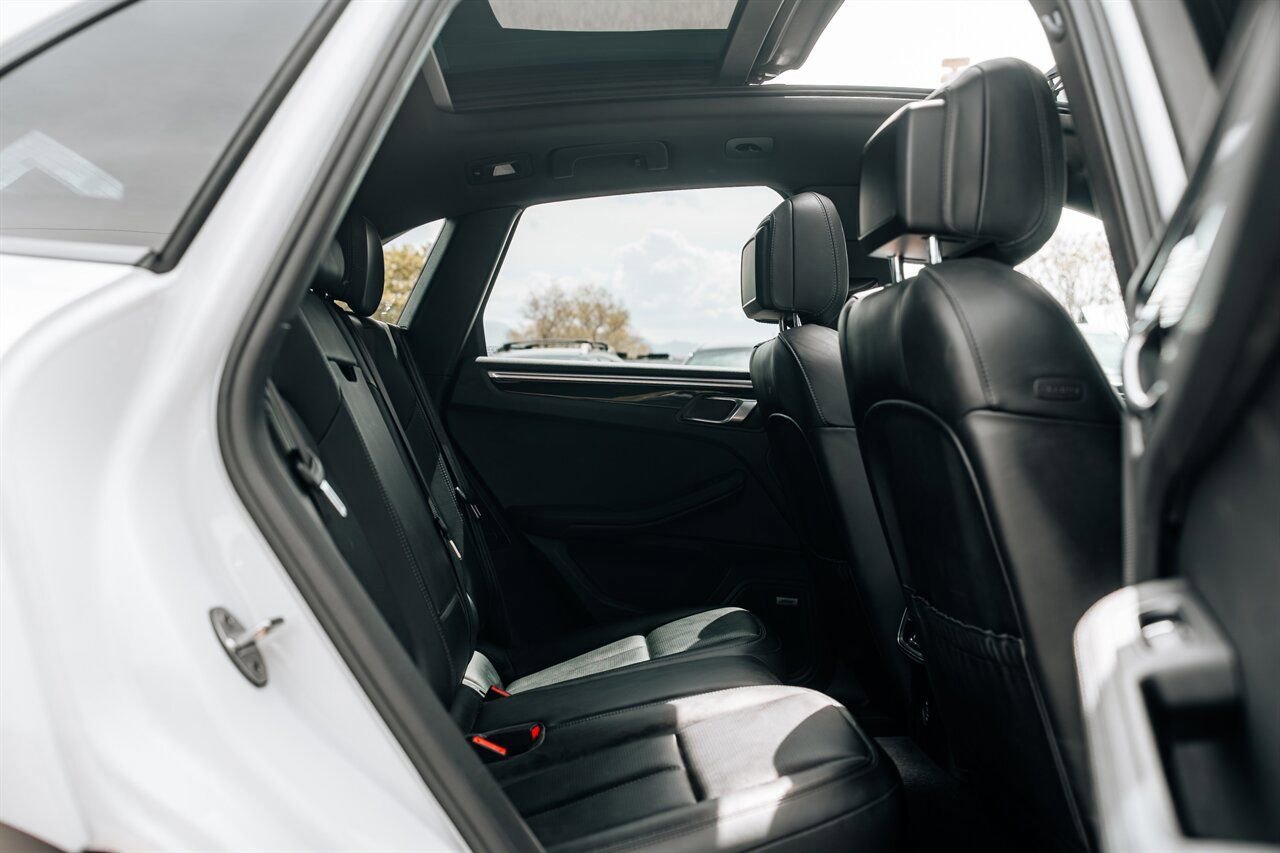 Used 2018 Porsche Macan S image 45