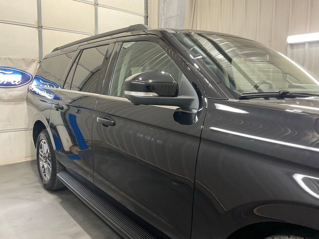 Used 2025 Ford Expedition Max Active AWD/4WD image 4