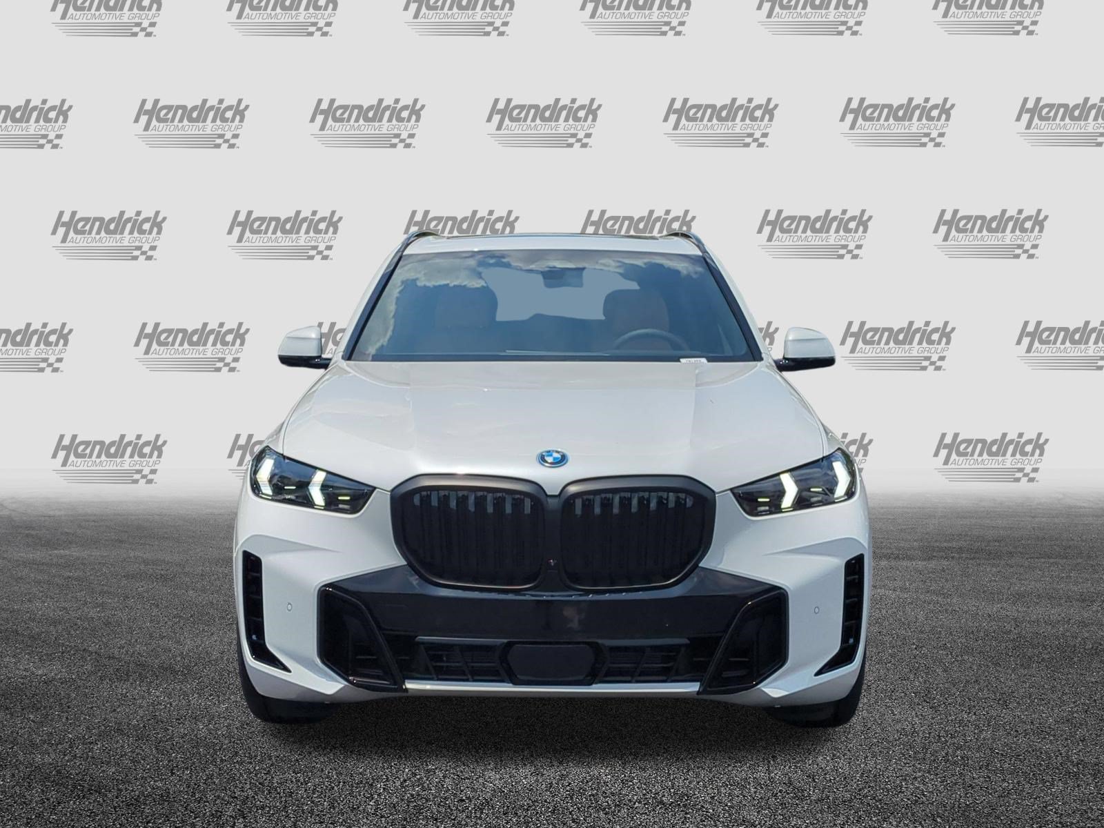 New 2026 BMW X5 xDrive50e w/ M Sport Package AWD/4WD image 3