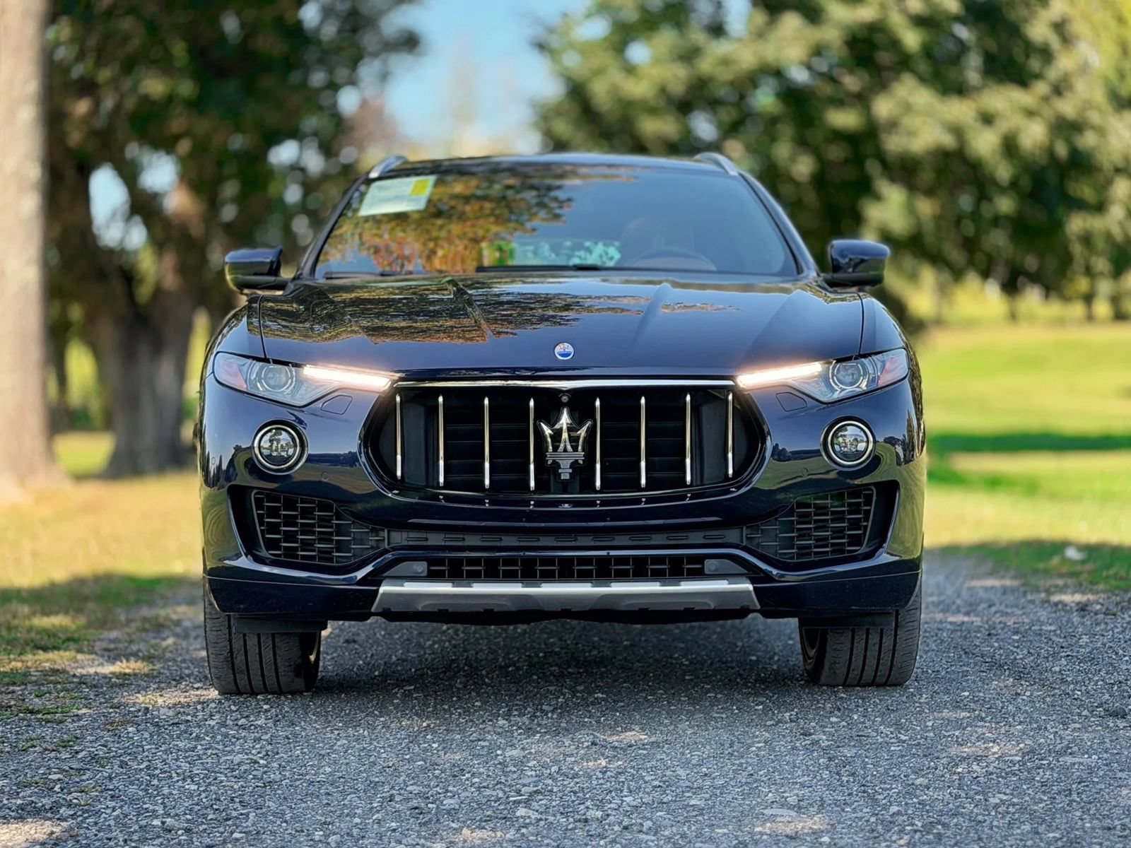 Used 2018 Maserati Levante GranLusso AWD/4WD image 11