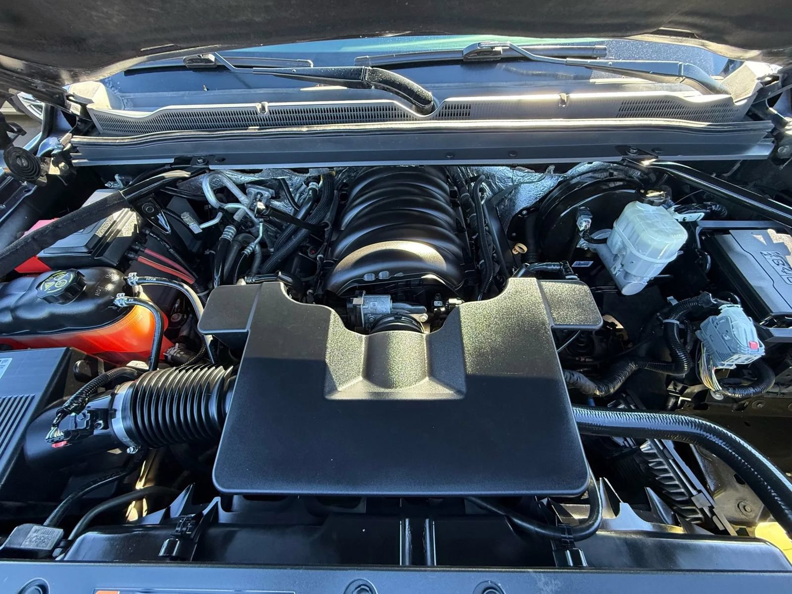 Used 2018 Chevrolet Suburban Premier AWD/4WD image 35
