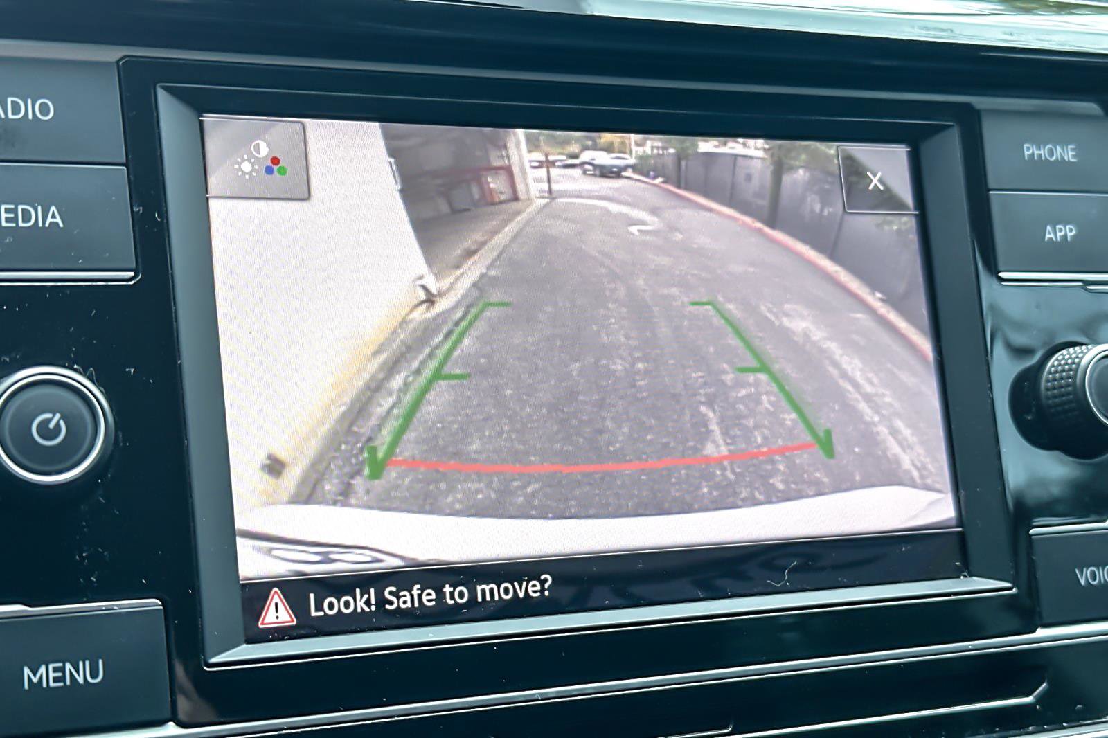 Used 2022 Volkswagen Taos S image 18