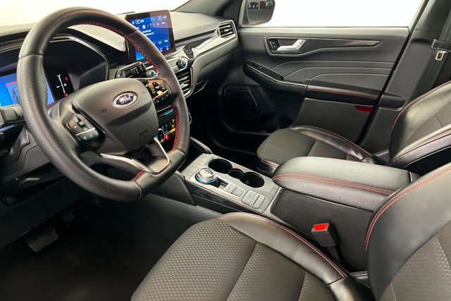 Used 2025 Ford Escape ST-Line Select image 15