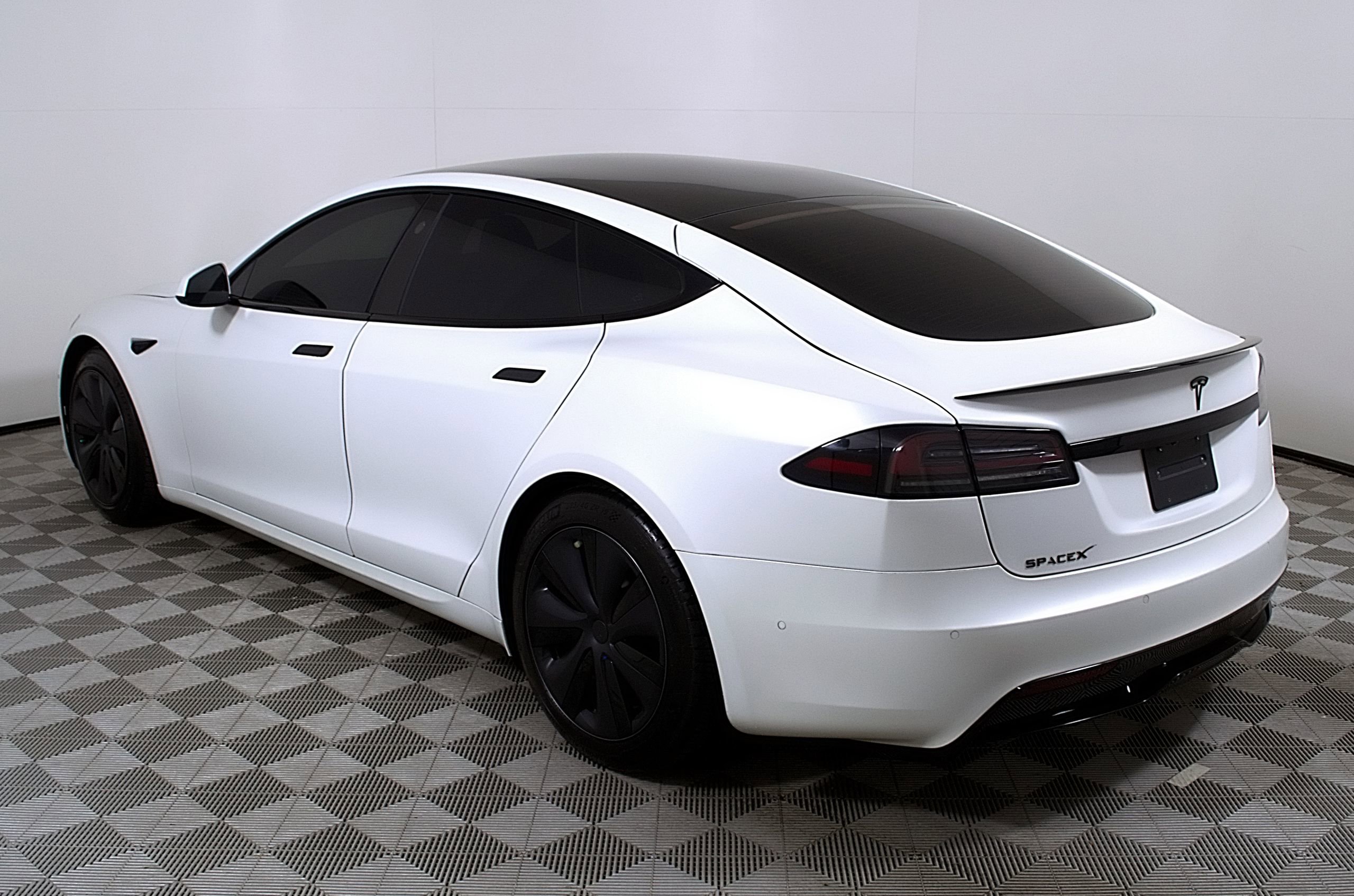 Used 2023 Tesla Model S image 9
