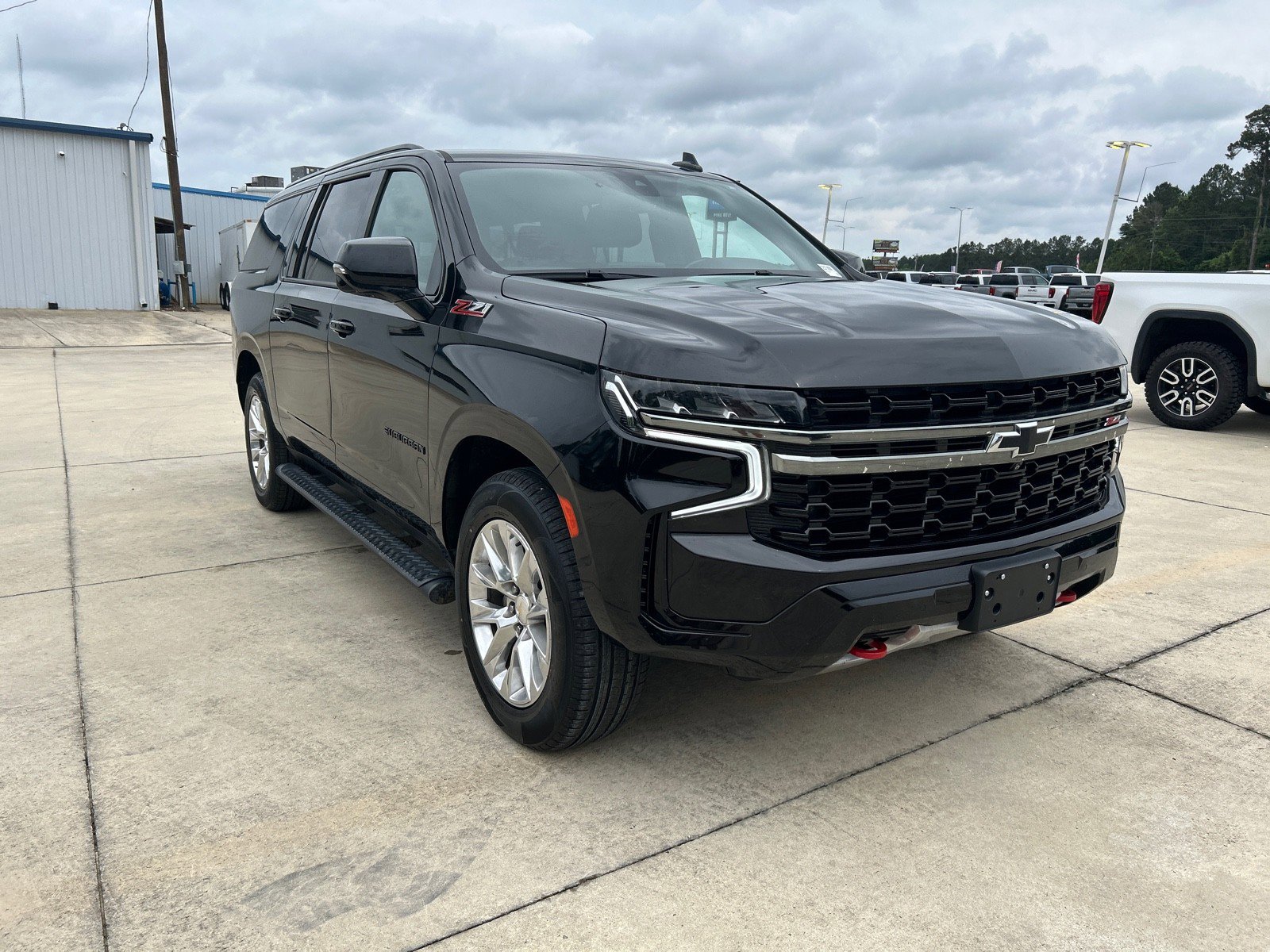 Used 2021 Chevrolet Suburban Z71 w/ Z71 Off-Road Package AWD/4WD image 2