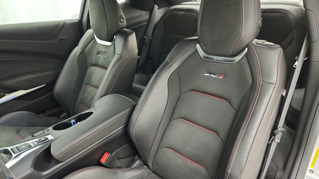 Used 2021 Chevrolet Camaro ZL1 RWD image 32