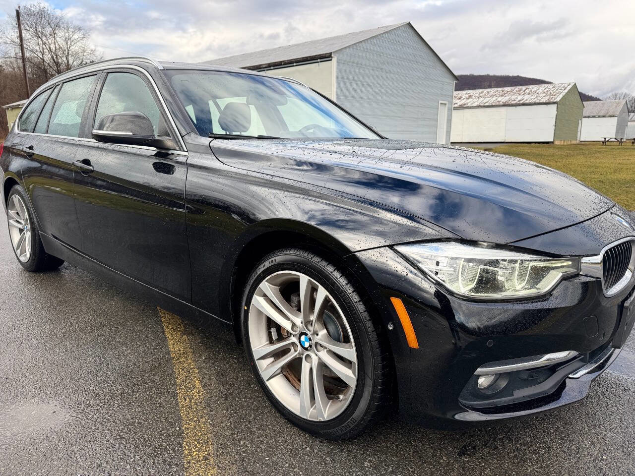 Used 2017 BMW 330i xDrive Wagon image 1