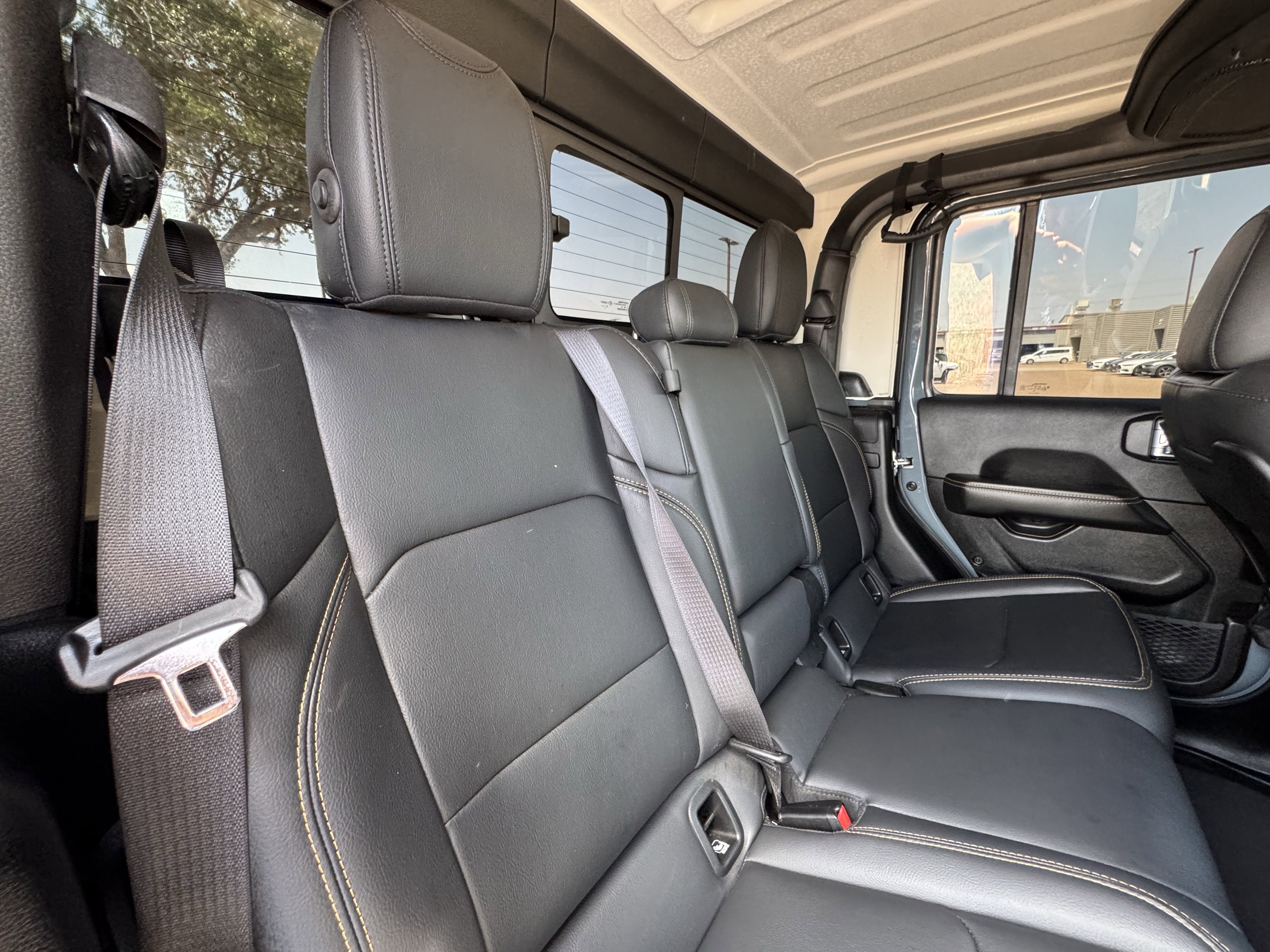 Used 2025 Jeep Gladiator Sport image 30