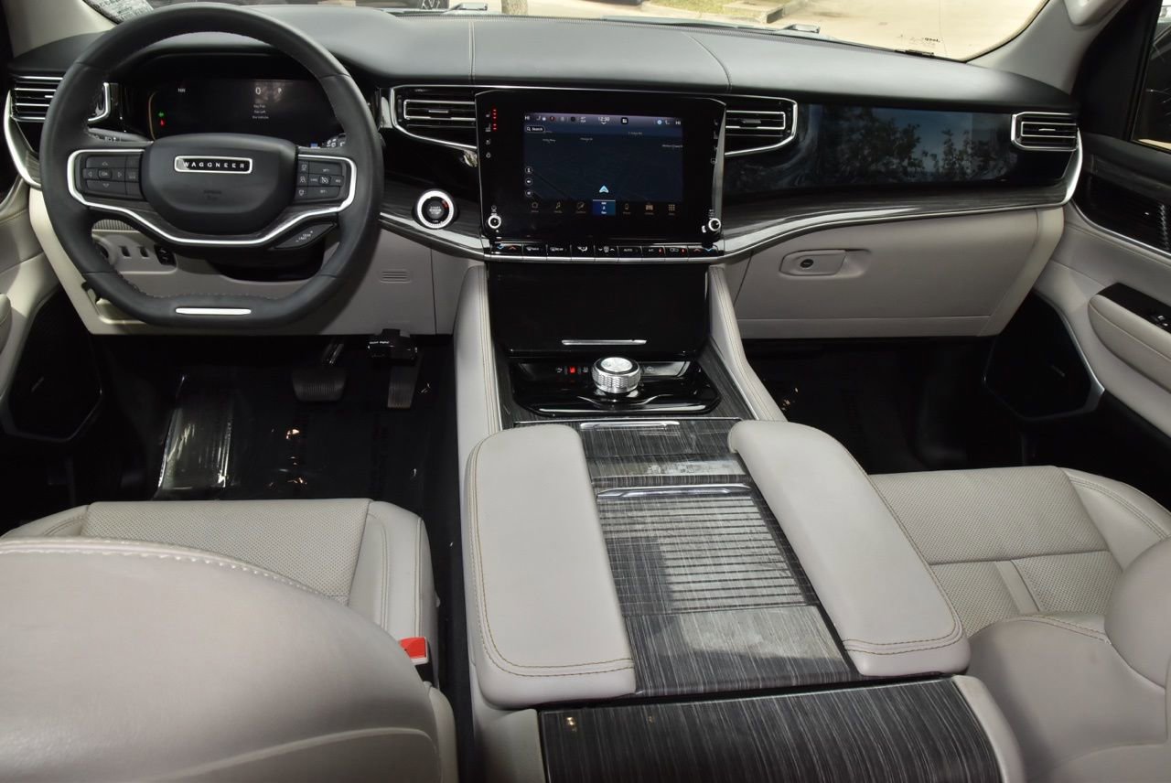 Used 2022 Jeep Wagoneer Series III w/ Rear Seat Video Group 1 image 17