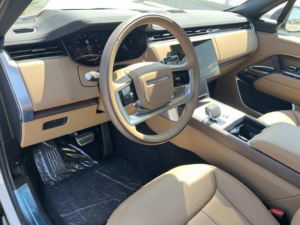 New 2026 Land Rover Range Rover Long Wheelbase SE AWD/4WD image 11