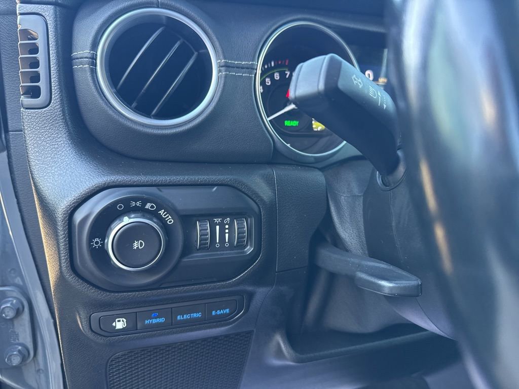 Used 2021 Jeep Wrangler Unlimited Sahara w/ Cold Weather Group image 14