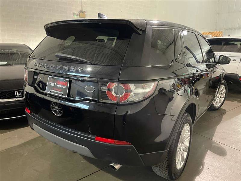 Used 2018 Land Rover Discovery Sport SE image 17